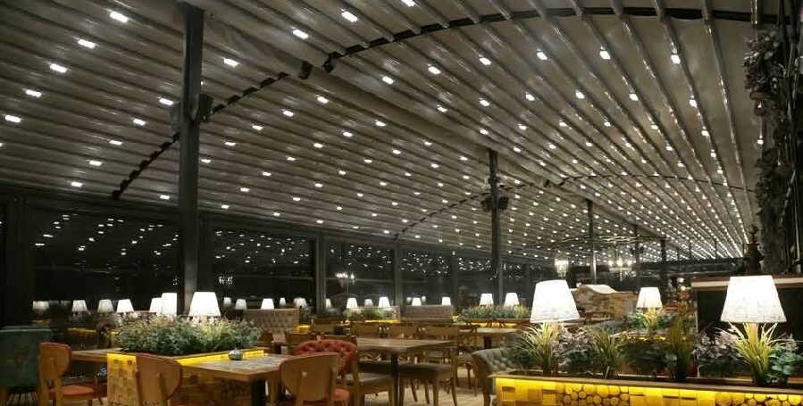OXIA Classic pergola nagy léptékű, erős szerkezettel